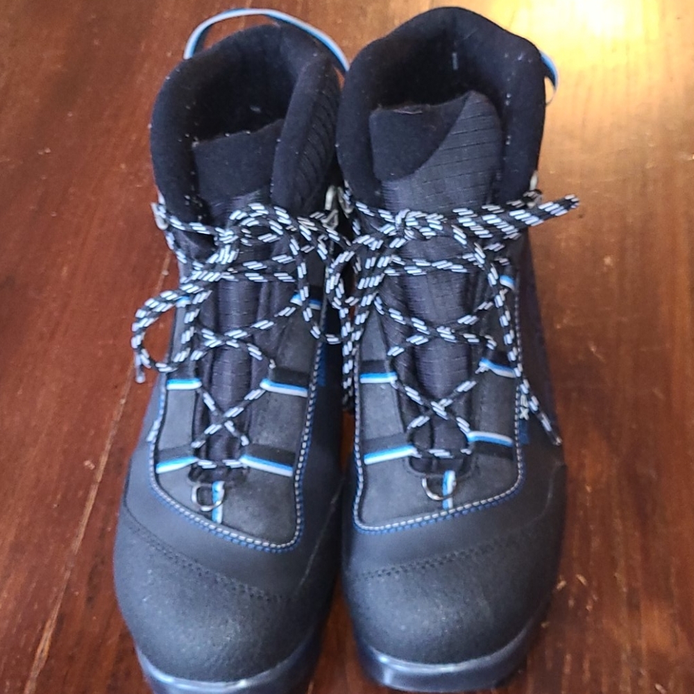 Rossignol size 44 ski boots